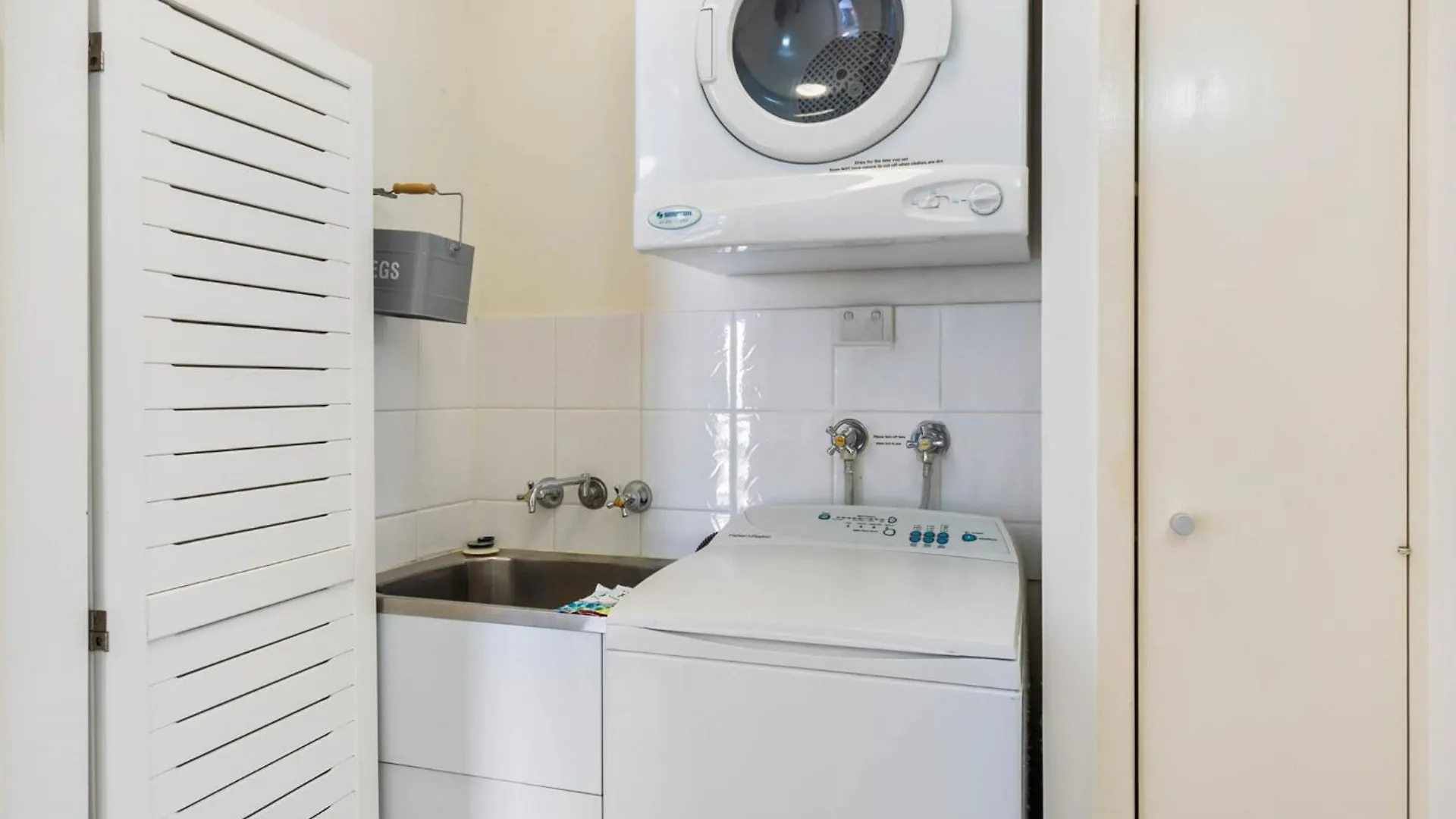 קלונדרה Ocean-Facing 3-Bed With Pool 5-Min To The Beach אוסטרליה
